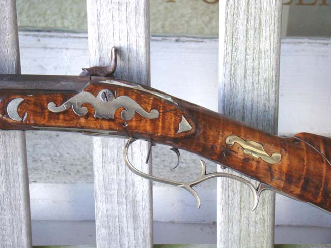 A spectacular 19th century Tiger-Maple Half-stock percussion Plains Rifle, unsigned, circa 1850 — image 7